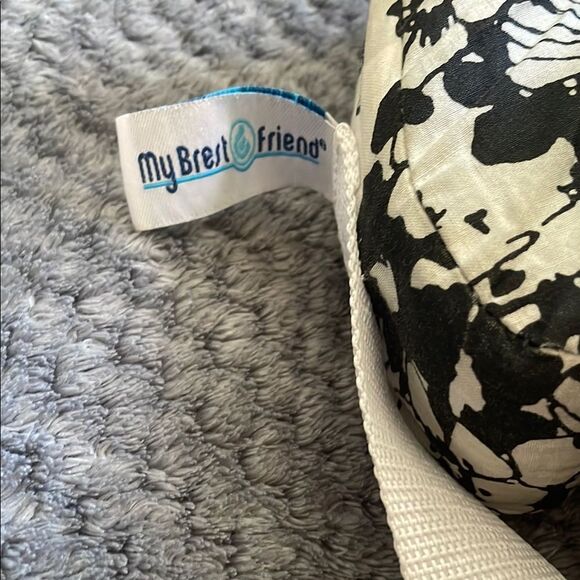 My brest friend Black and White Floral feeding pillow - Picture 2 of 8